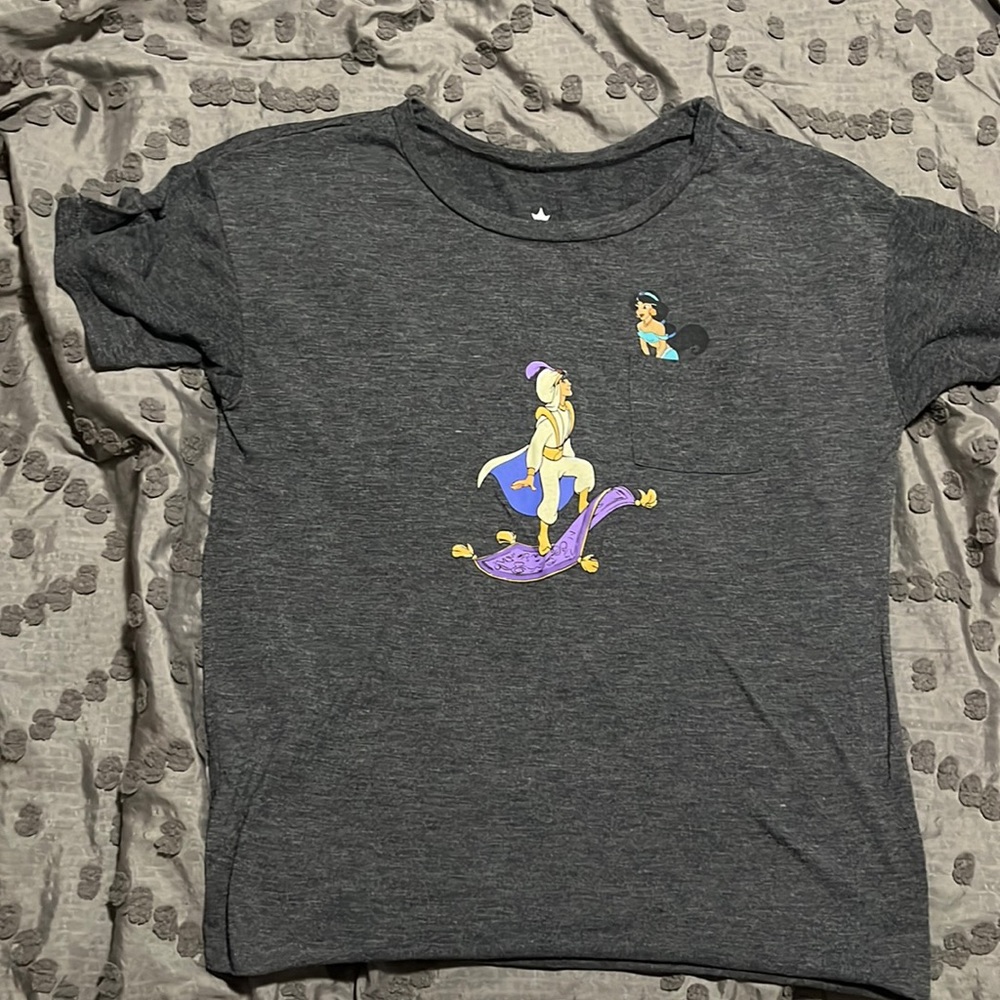 Disney’s Aladdin Tee Shirt (Women’s Medium)